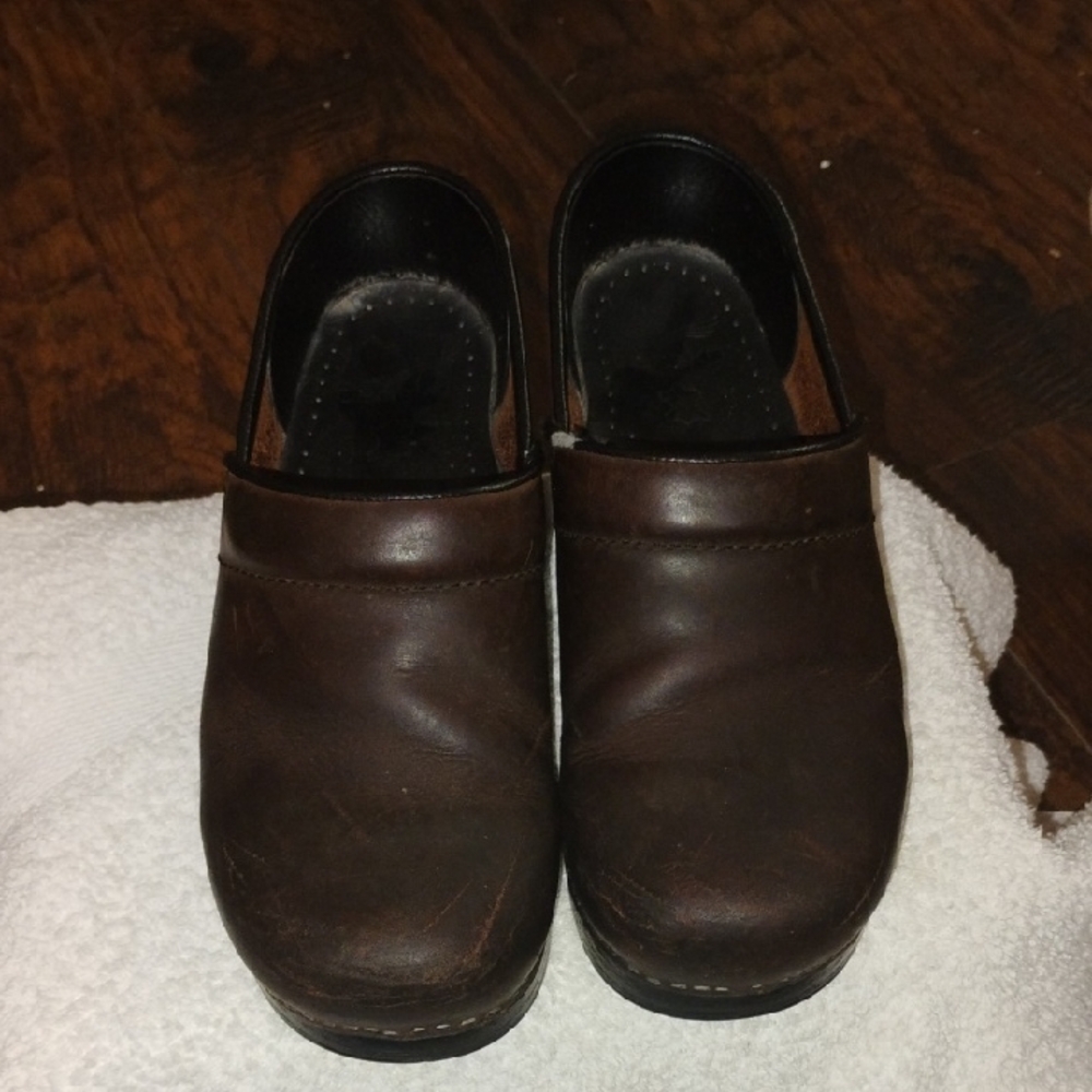 Classic Brown Leather Men's Clogs